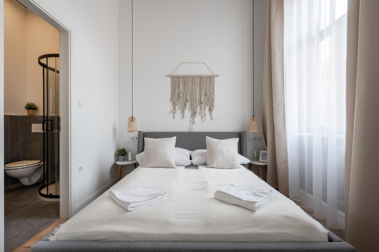 A62 - Akacfa Street Central Residence - Best Location By Bqa Βουδαπέστη Εξωτερικό φωτογραφία